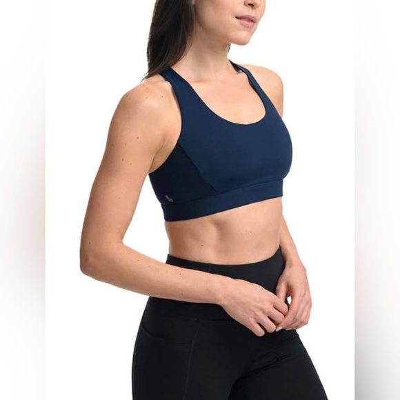 2 Lole Sports Bras size Medium - Picture 2 of 9